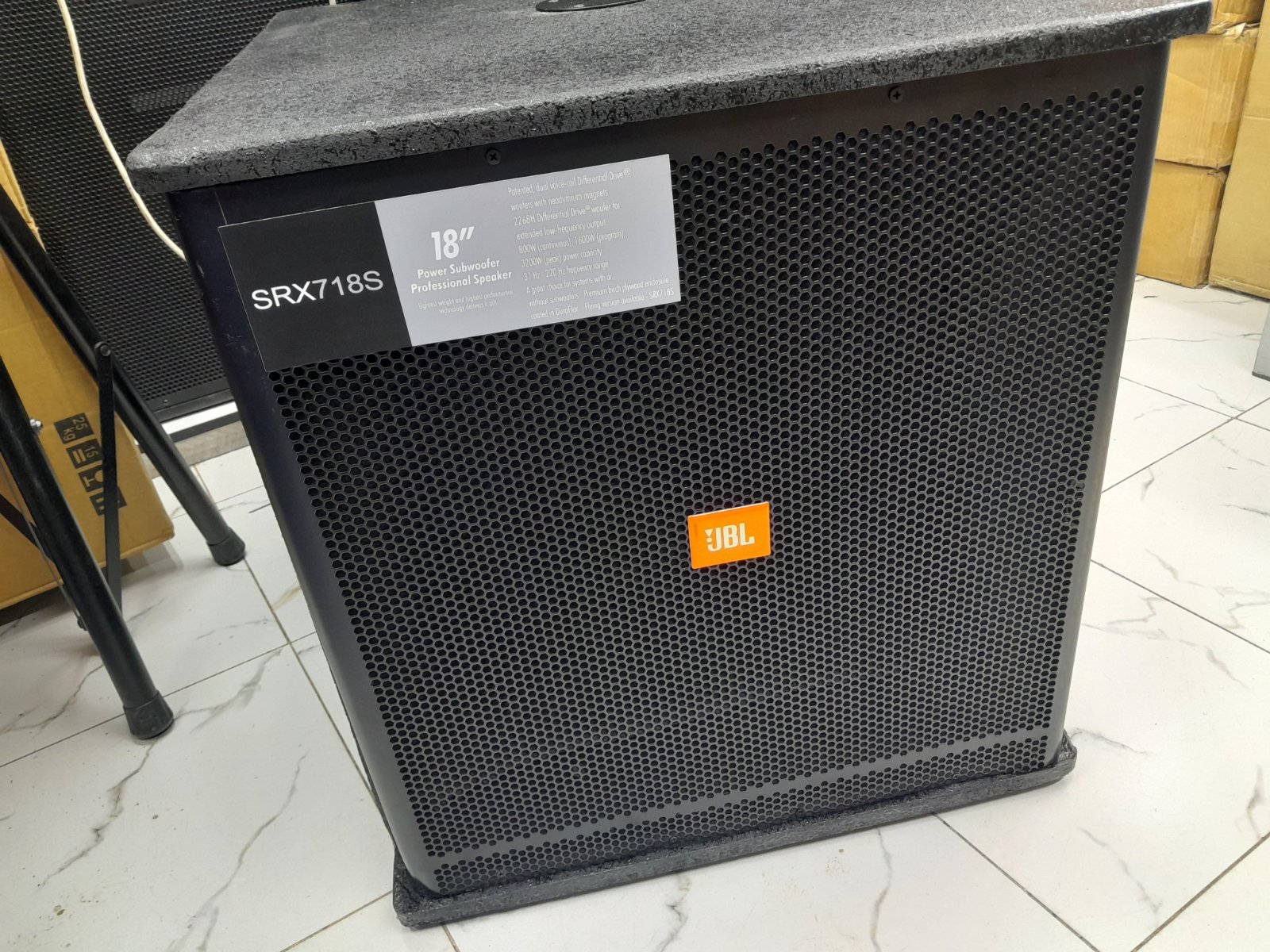 JBL SRX718S 18