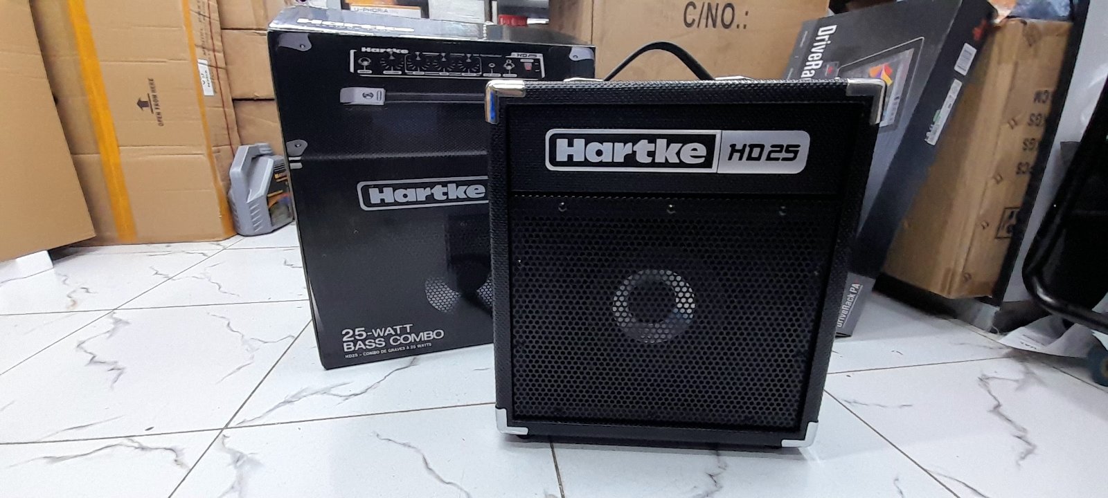 Hartke HD25 25-Watt Bass Combo Amplifier