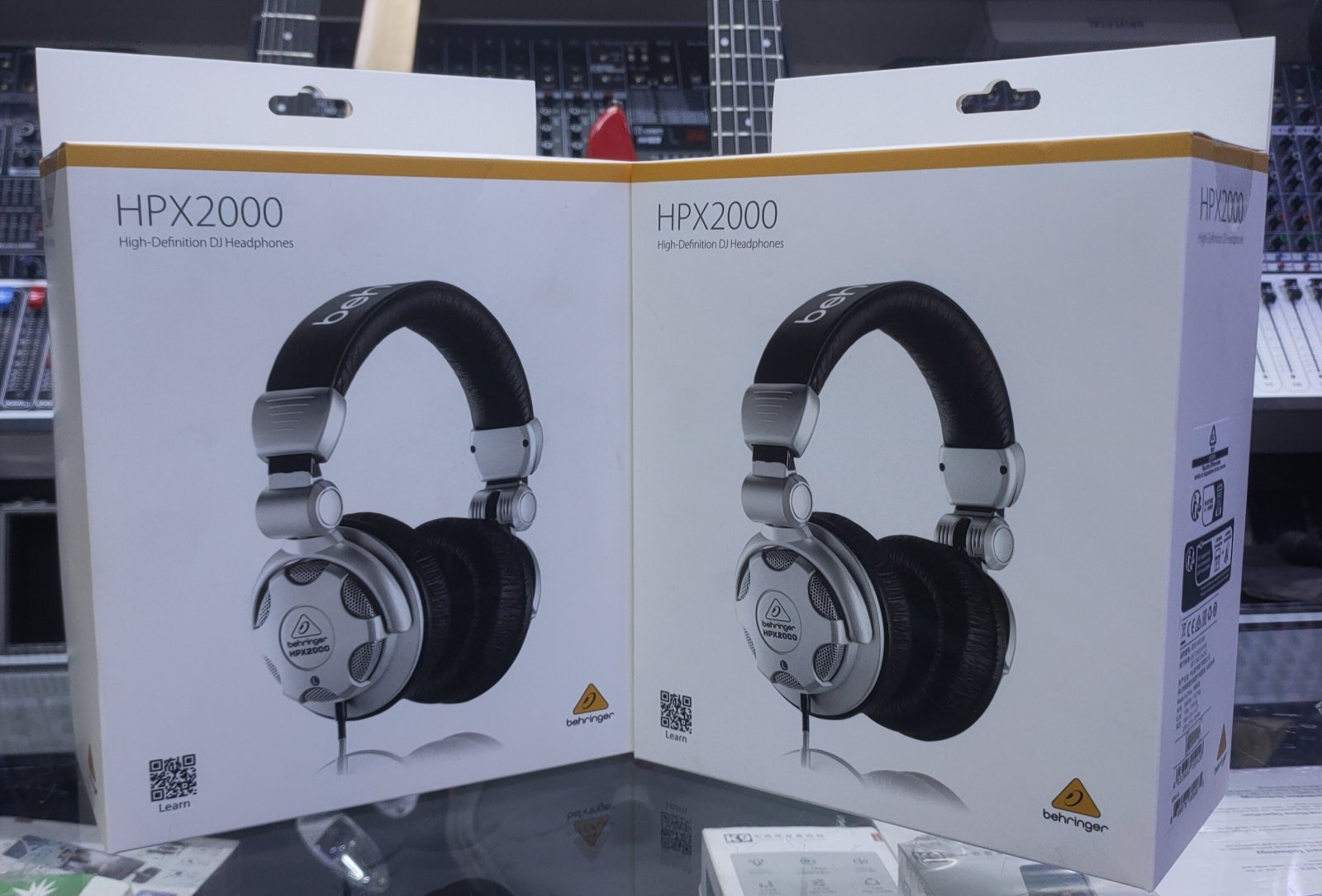 Behringer HPX2000 High-Definition DJ/Studio Headphones 