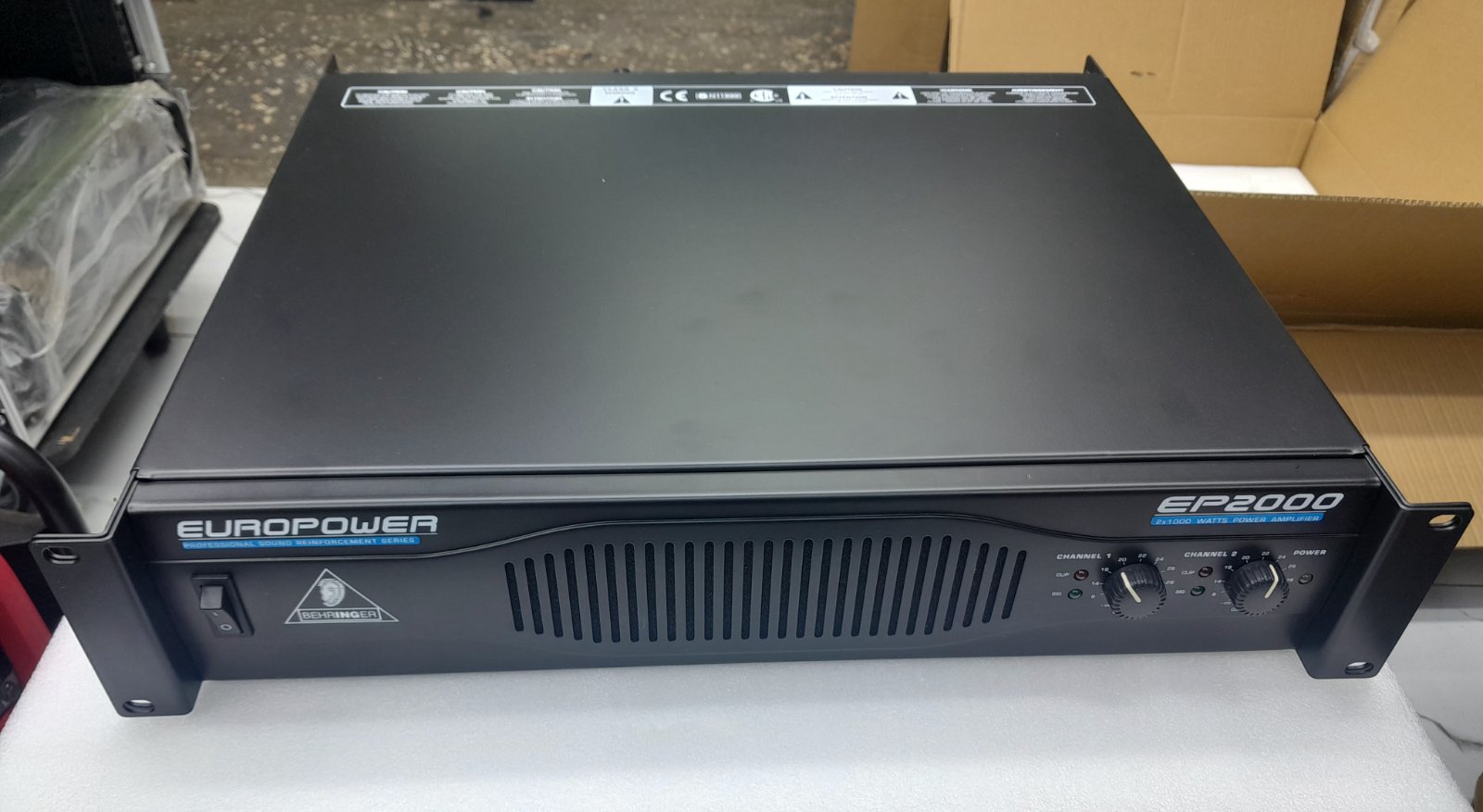 Behringer EP2000 Europower 2000-Watt Dual-Channel PA Amplifier
